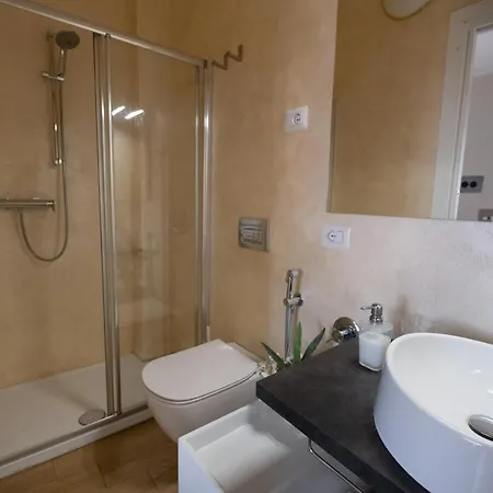 Πανσιόν Cute & Cozy Train Station 3*