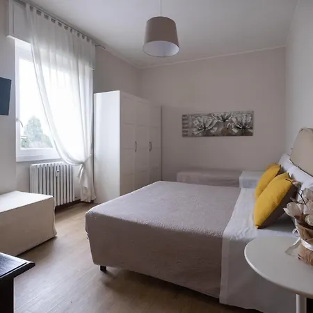 Cute & Cozy Train Station Μπέργκαμο