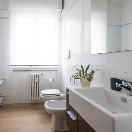 Cute & Cozy Train Station Μπέργκαμο