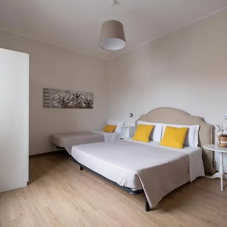 Guest house Cute & Cozy Train Station 3*