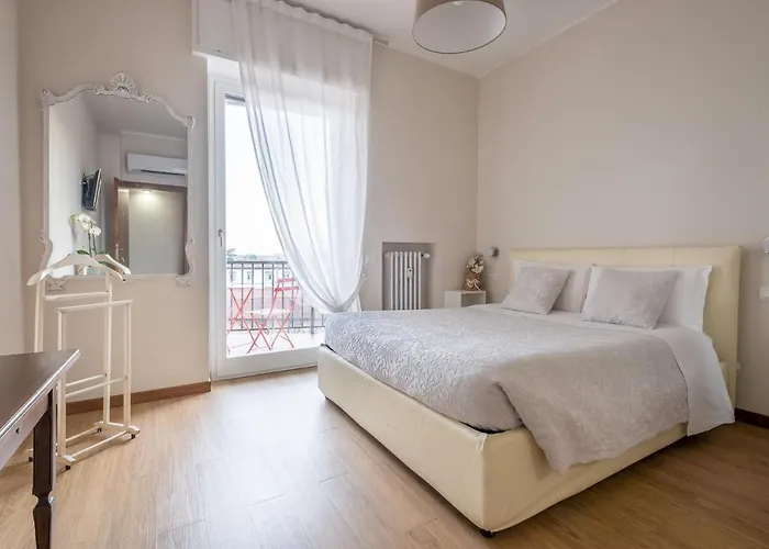 ゲストハウス Cute & Cozy Train Station 3*